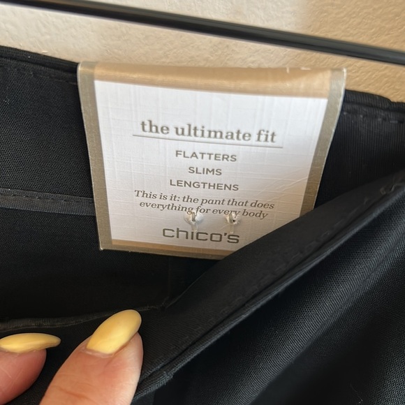 Chicos’s Serene Stretch Side Zip Crop Black Pants - Picture 8 of 10